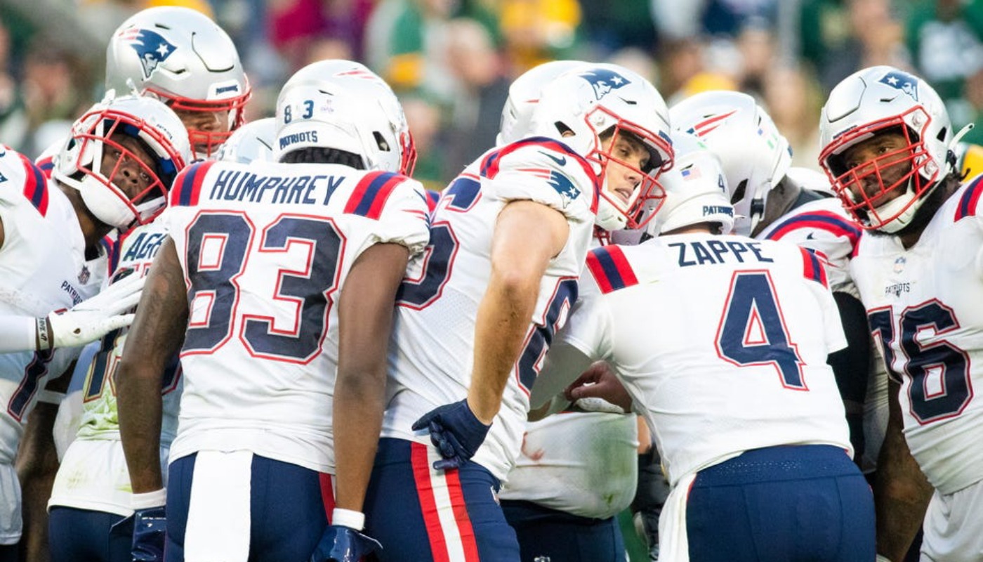 QB Bailey Zappe y el resto de los Patriots. (Foto: USA TODAY Sports)