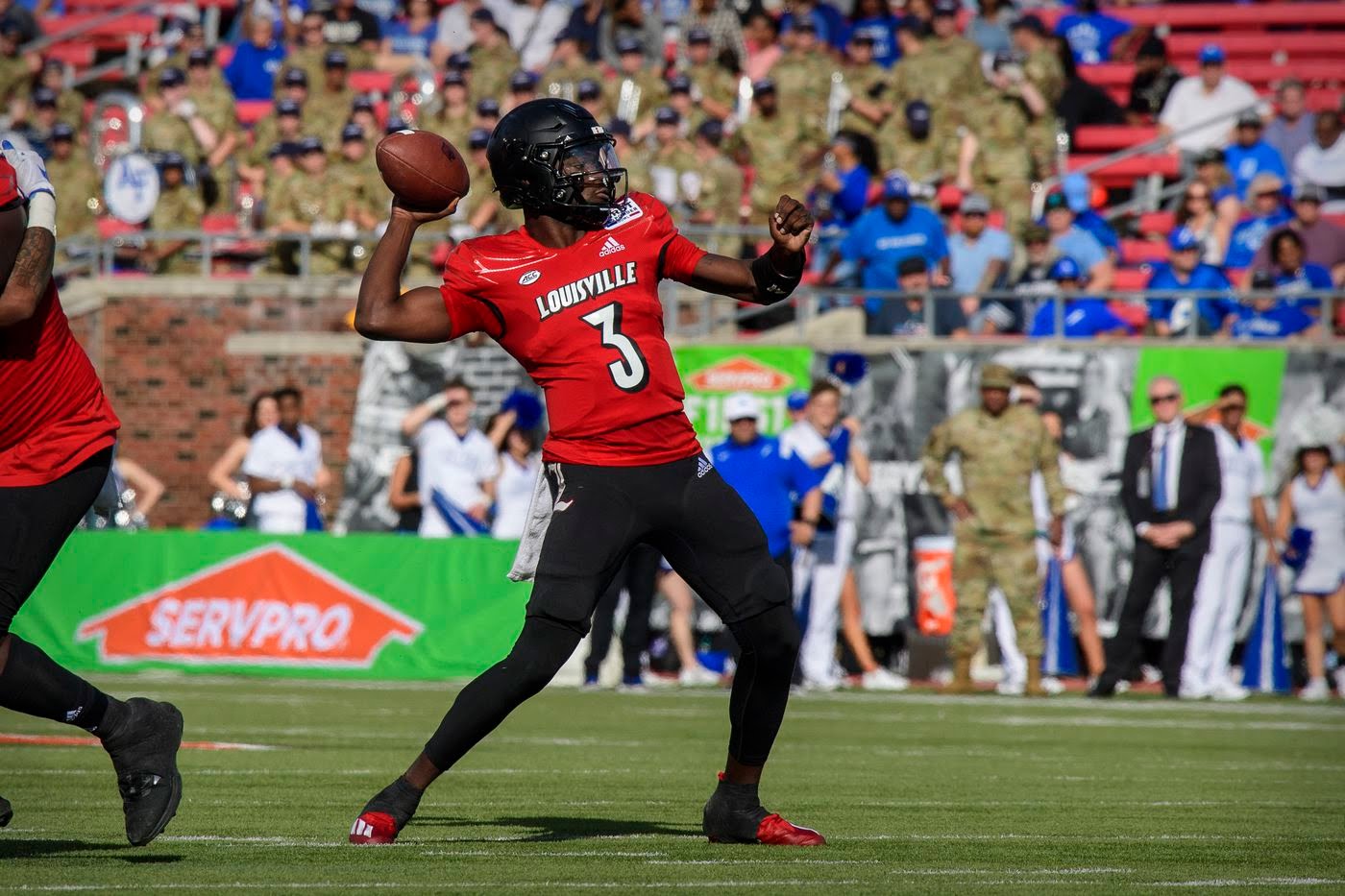 QB Malik Cunningham en Louisville. (Foto: USA Today)